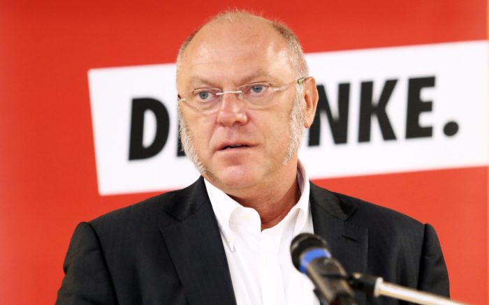 Ulrich Schneider redet bei der Linkspartei.
