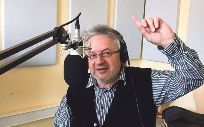 Wirtschaftprofessor Klaus Dörre bei seiner monatlichen Radioshow